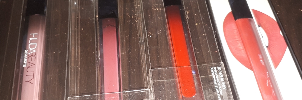 Hi guys I'm selling Huda lipsticks
